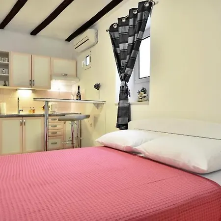 Marigold Stone House * سبليت