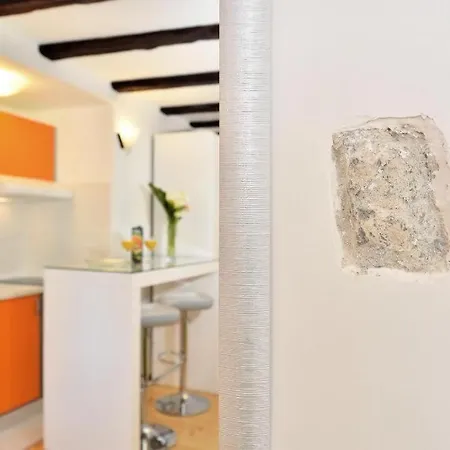 Marigold Stone House 아파트 *