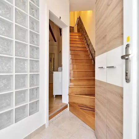 Lejlighed Marigold Stone House Split