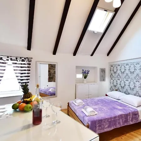 Lägenhet Marigold Stone House Split