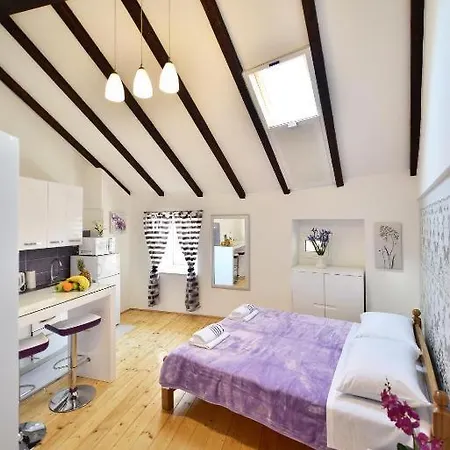 Marigold Stone House Lägenhet