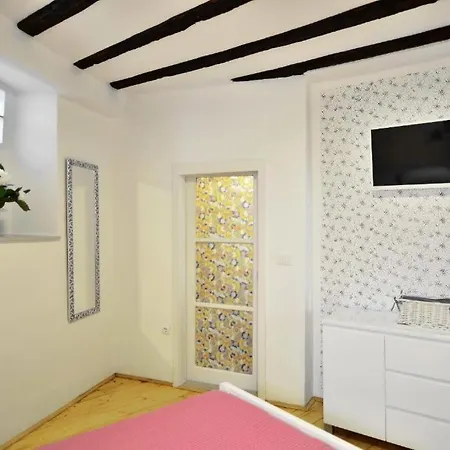 Apartamento Marigold Stone House