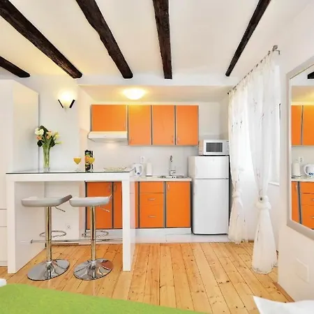 Apartamento Marigold Stone House Split